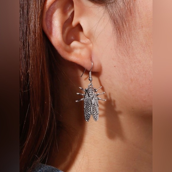 Silver Cicada Earrings | Statement Bug Jewelry - Picture 4 of 9